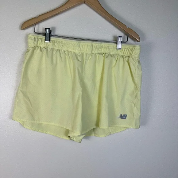 NEW BALANCE Womens L Activewear Running RC Seamless 3 Inch Breathable Shorts - Picture 3 of 8